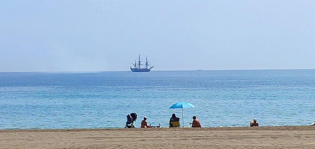 Apartamento en la playa! Parking, wifi, piscina, aire acondicionado y Netflix! Málaga Exterior foto