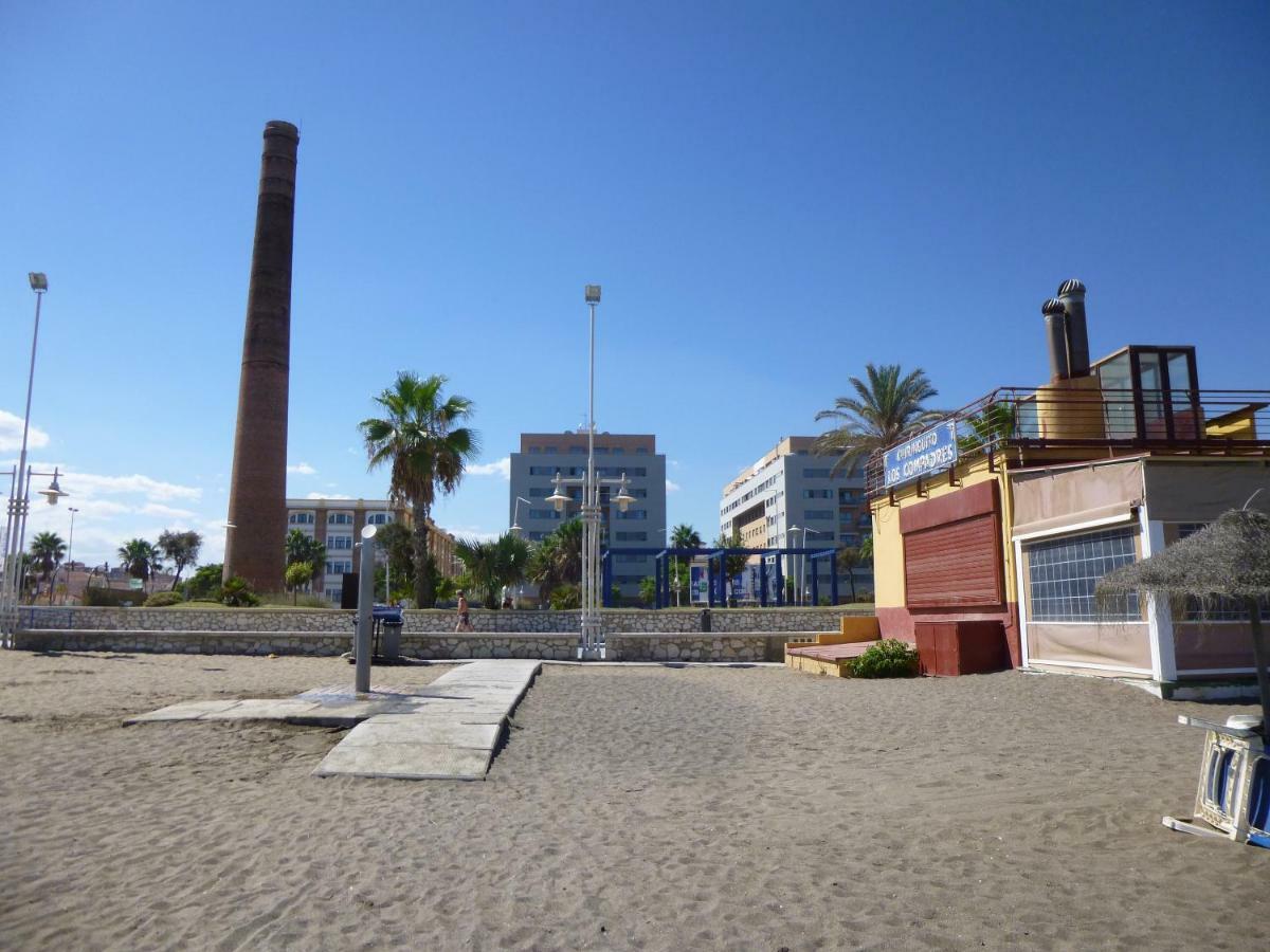 Apartamento en la playa! Parking, wifi, piscina, aire acondicionado y Netflix! Málaga Exterior foto