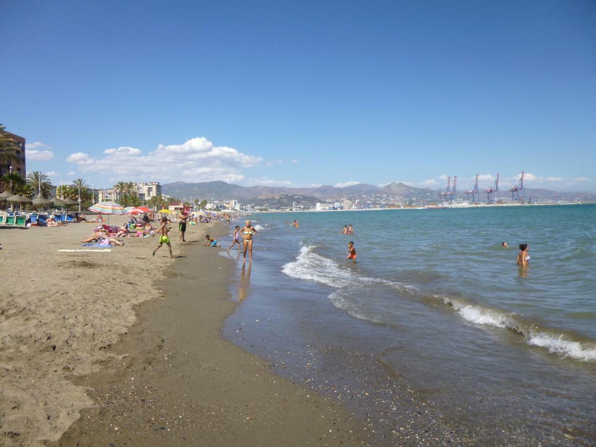 Apartamento en la playa! Parking, wifi, piscina, aire acondicionado y Netflix! Málaga Exterior foto