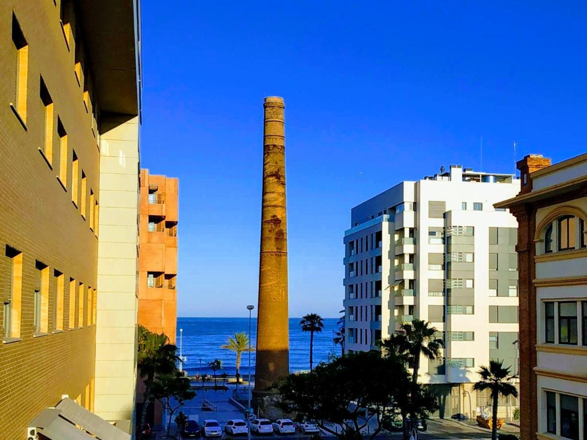 Apartamento en la playa! Parking, wifi, piscina, aire acondicionado y Netflix! Málaga Exterior foto